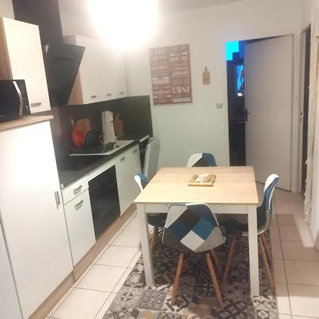 Maison Cosy A 1200m De La Esnandes